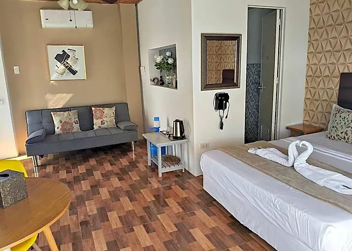 Bella's Hotel